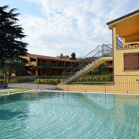 La Perla Aparthotel Monte Isola Buitenkant foto