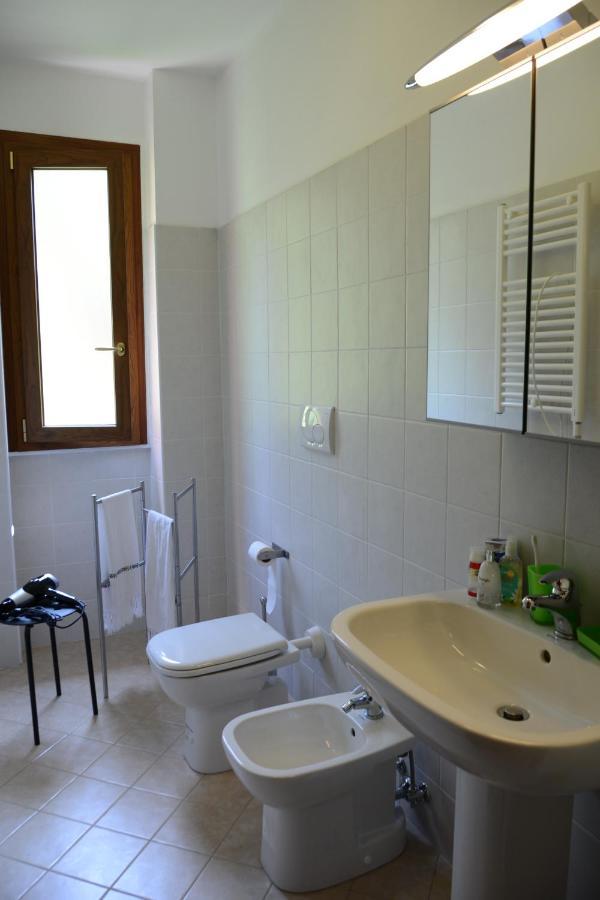 La Perla Aparthotel Monte Isola Buitenkant foto