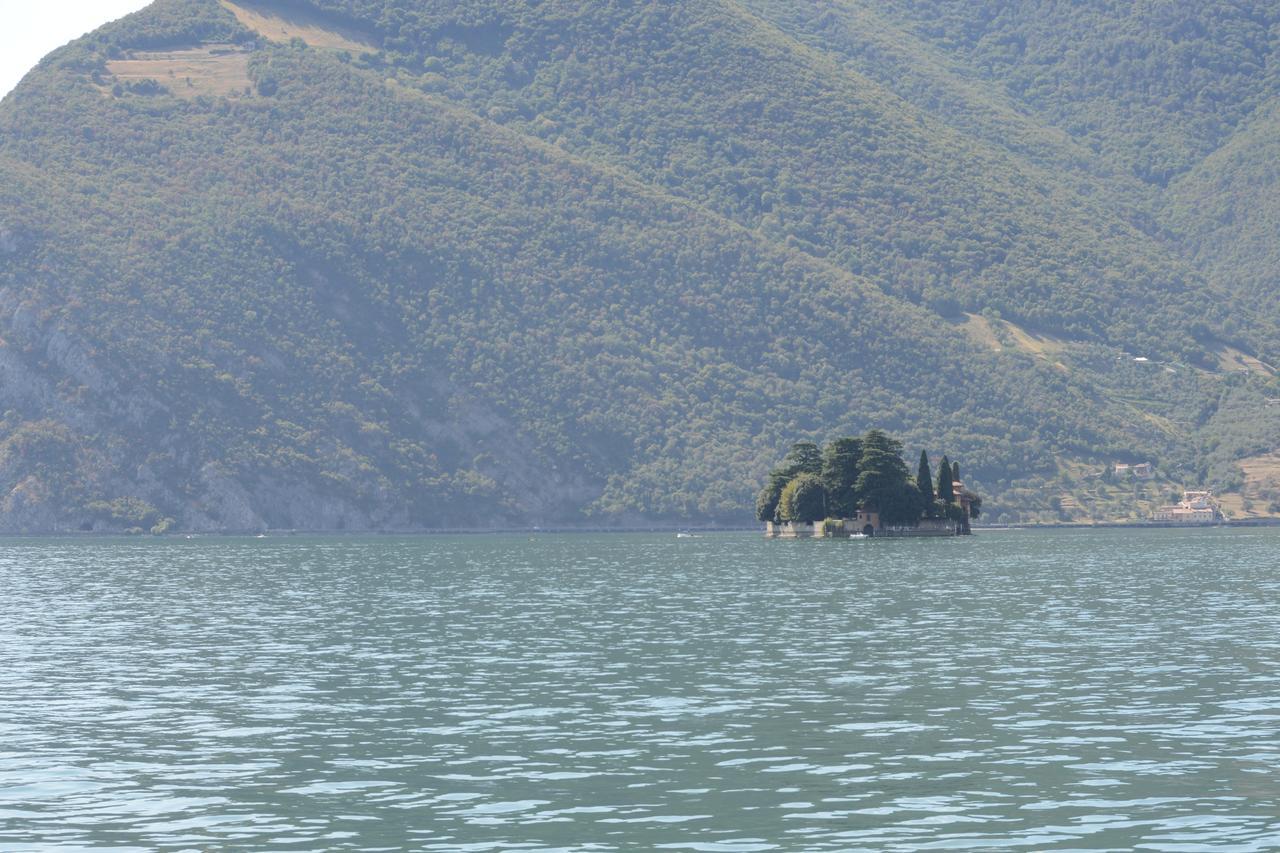 La Perla Aparthotel Monte Isola Buitenkant foto