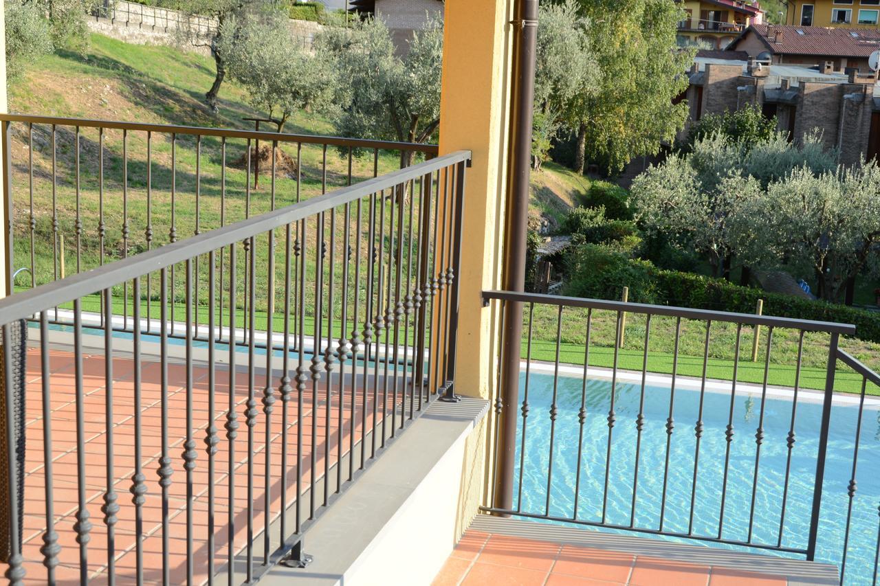 La Perla Aparthotel Monte Isola Buitenkant foto