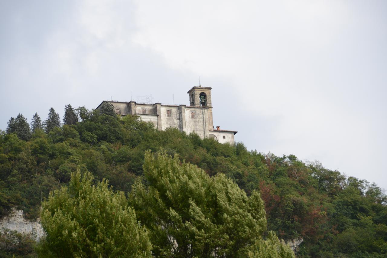 La Perla Aparthotel Monte Isola Buitenkant foto