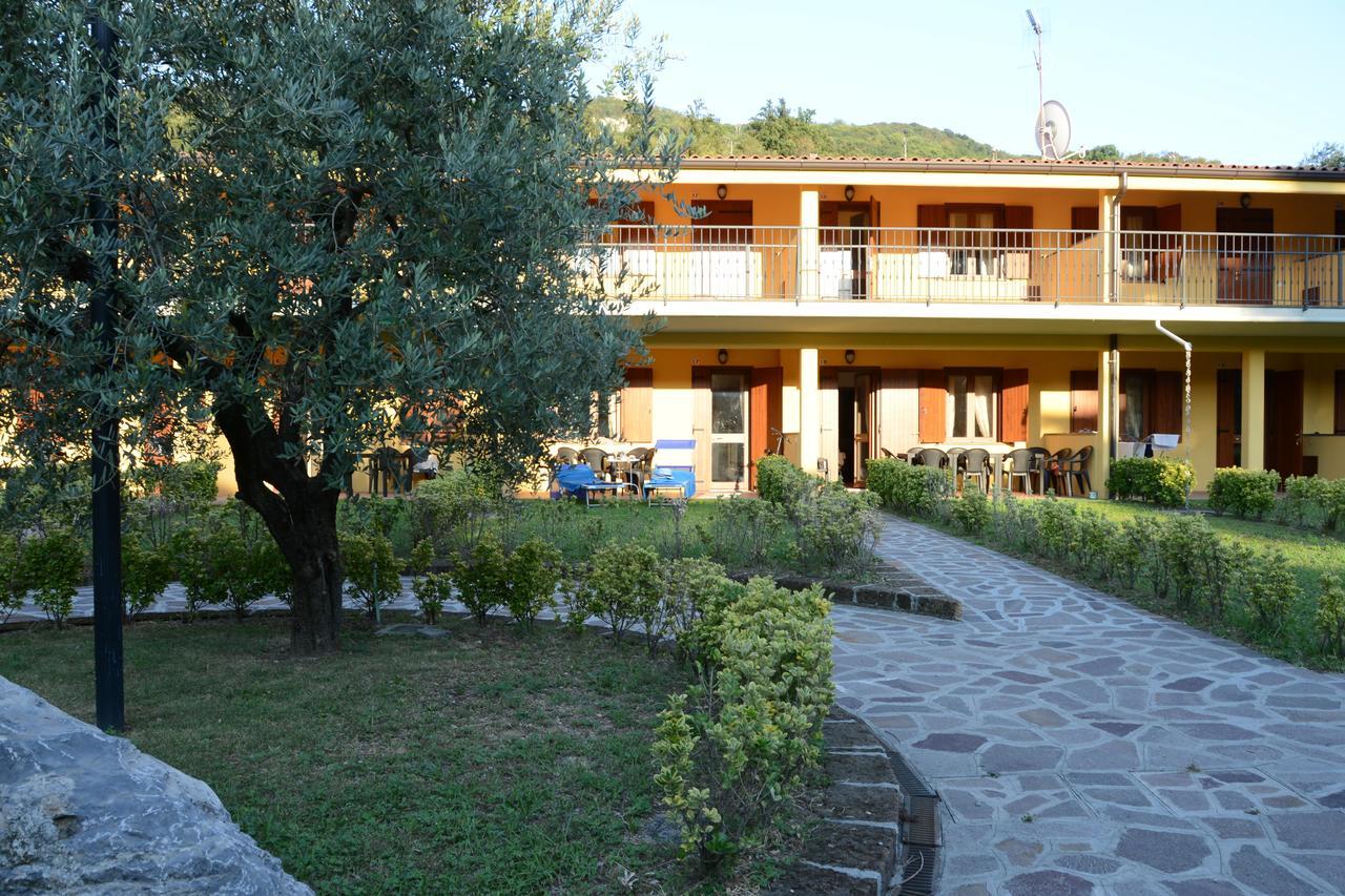 La Perla Aparthotel Monte Isola Buitenkant foto